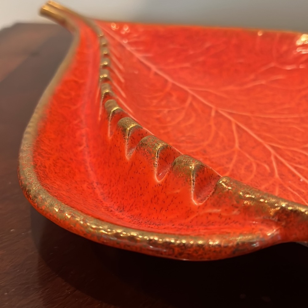 Vintage MCM Orange Leaf Shape Ashtray With Gold Flecks - Picture 5 of 9